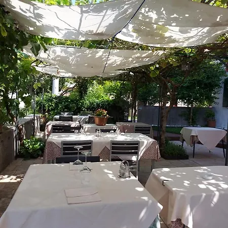 Hotell Ristorante Ai Pini