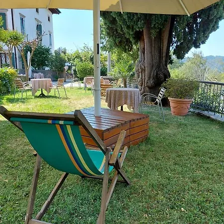 Hotel Ristorante Ai Pini 2*